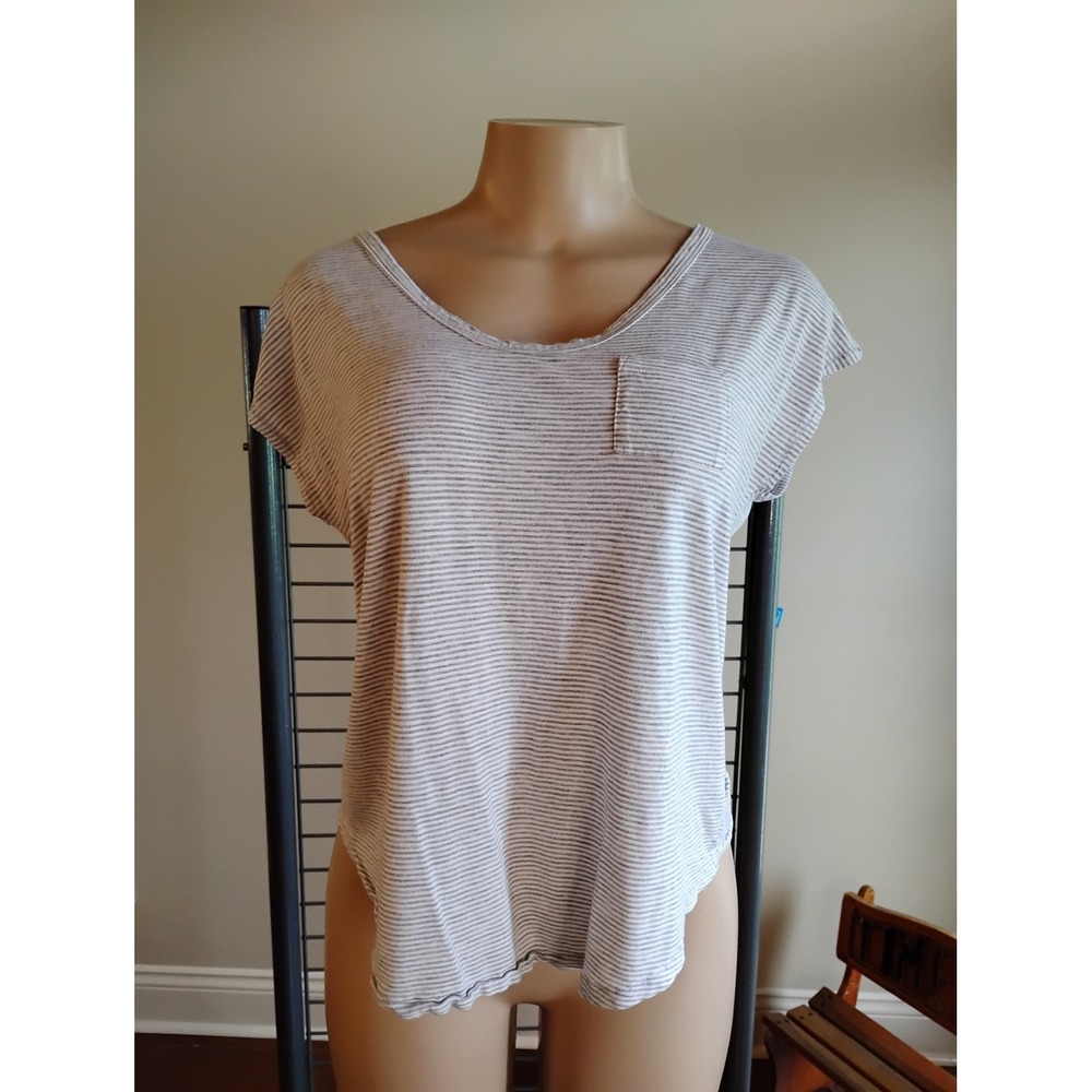 Gap Womens XS Grey White Striped‎ Rayon Scoop Neck Pocket Tee Short Sleeve Shirt